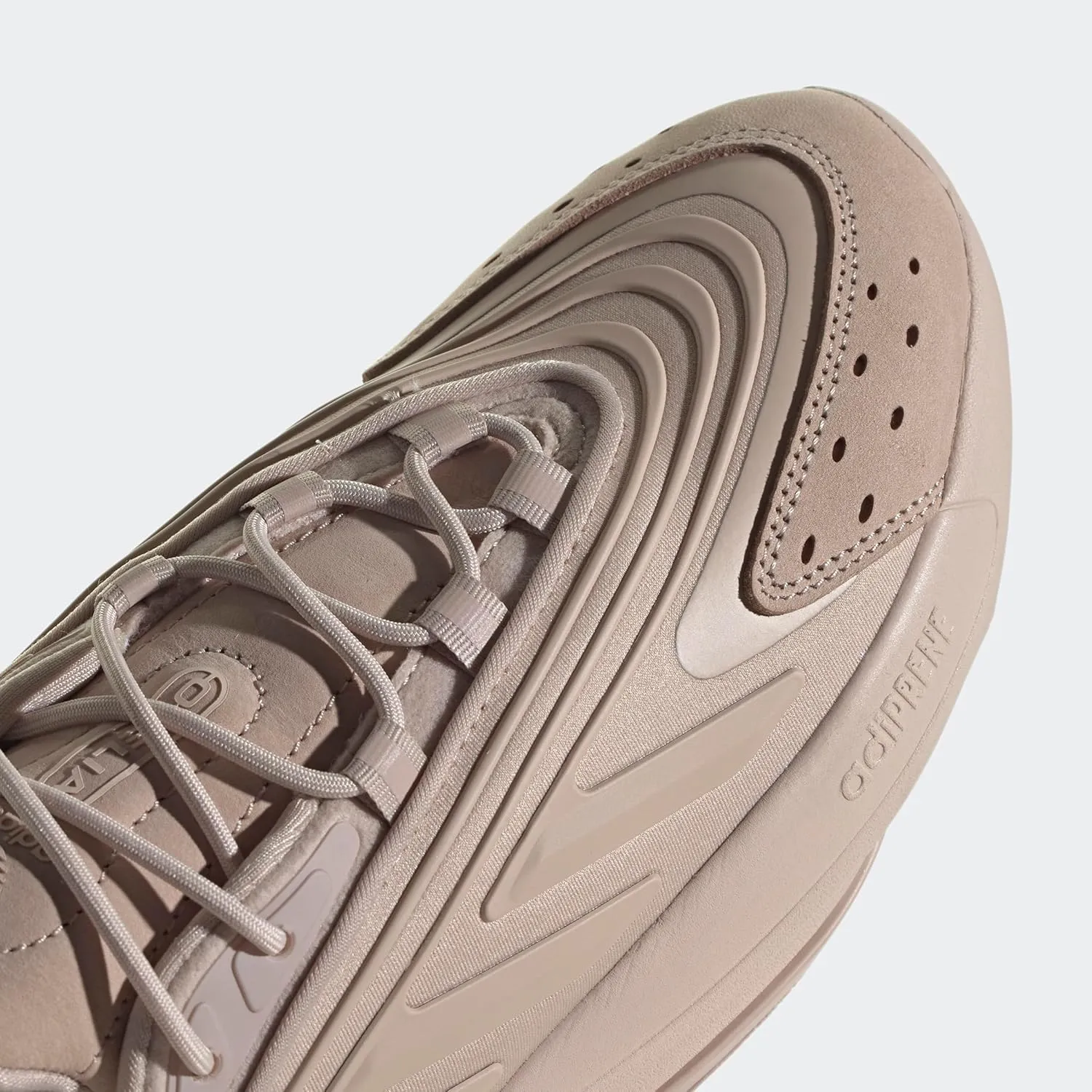 adidas Originals Women's Ozelia Sneaker