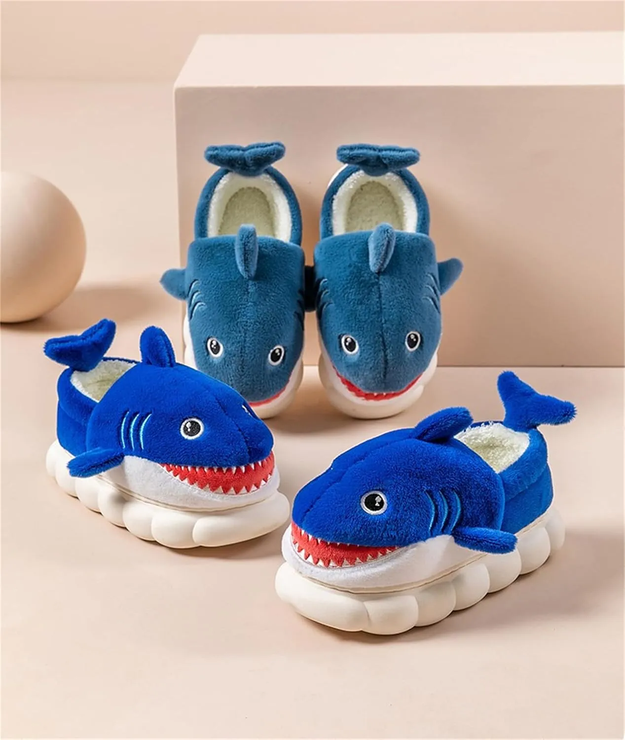Animal slippers for Women Men Cute Shark Slippers Cozy adult home fuzzy cotton slippers