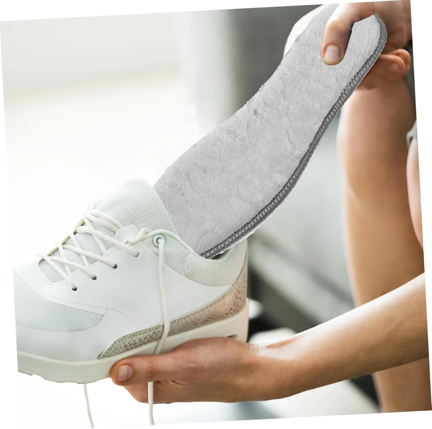 BESTYASH 4 Pairs Winter Fluffy Insoles for Women Thick Thermal Shoe Inserts for Comfort Warmth Ergonomic Design for Cold Weather