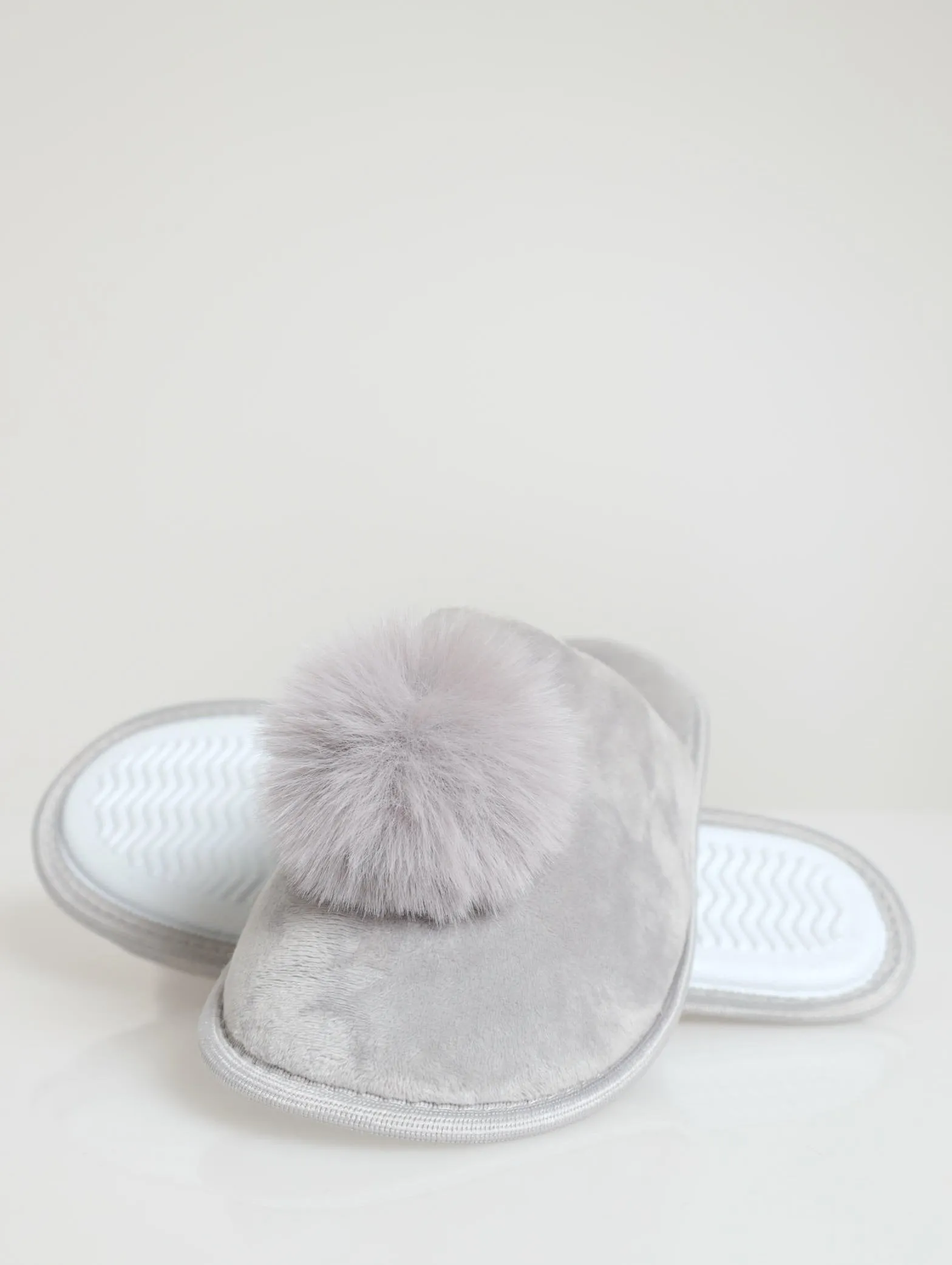 Closed Toe Slipper With Pom Pom - Grey