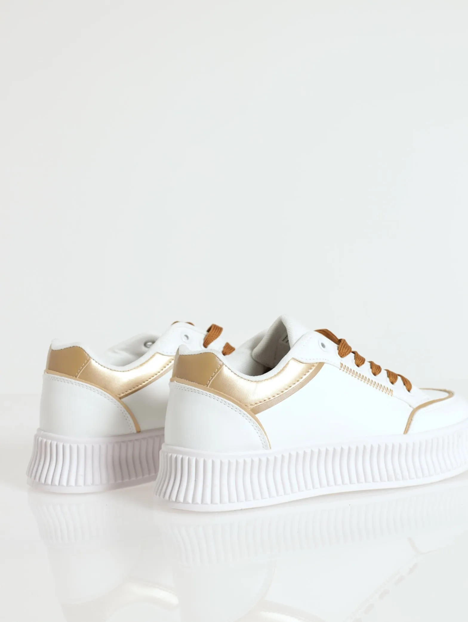 Contrast Lace With Zig Zag Stitch Sneaker - White