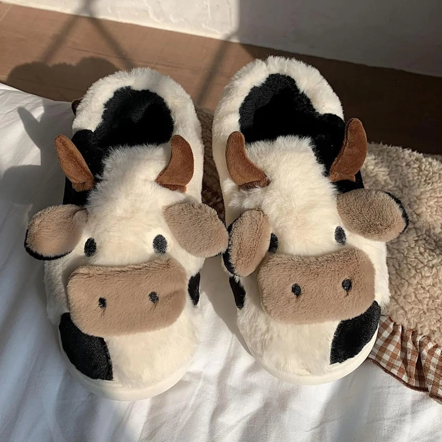 Cow Slippers for Women Men, Cute Cartoon Animal Winter Warm House Slides Slippers, Linen Kawaii Indoor Outdoor Shoes, Comfortable Non Slip Milky Cow Thick Sole Slipper
