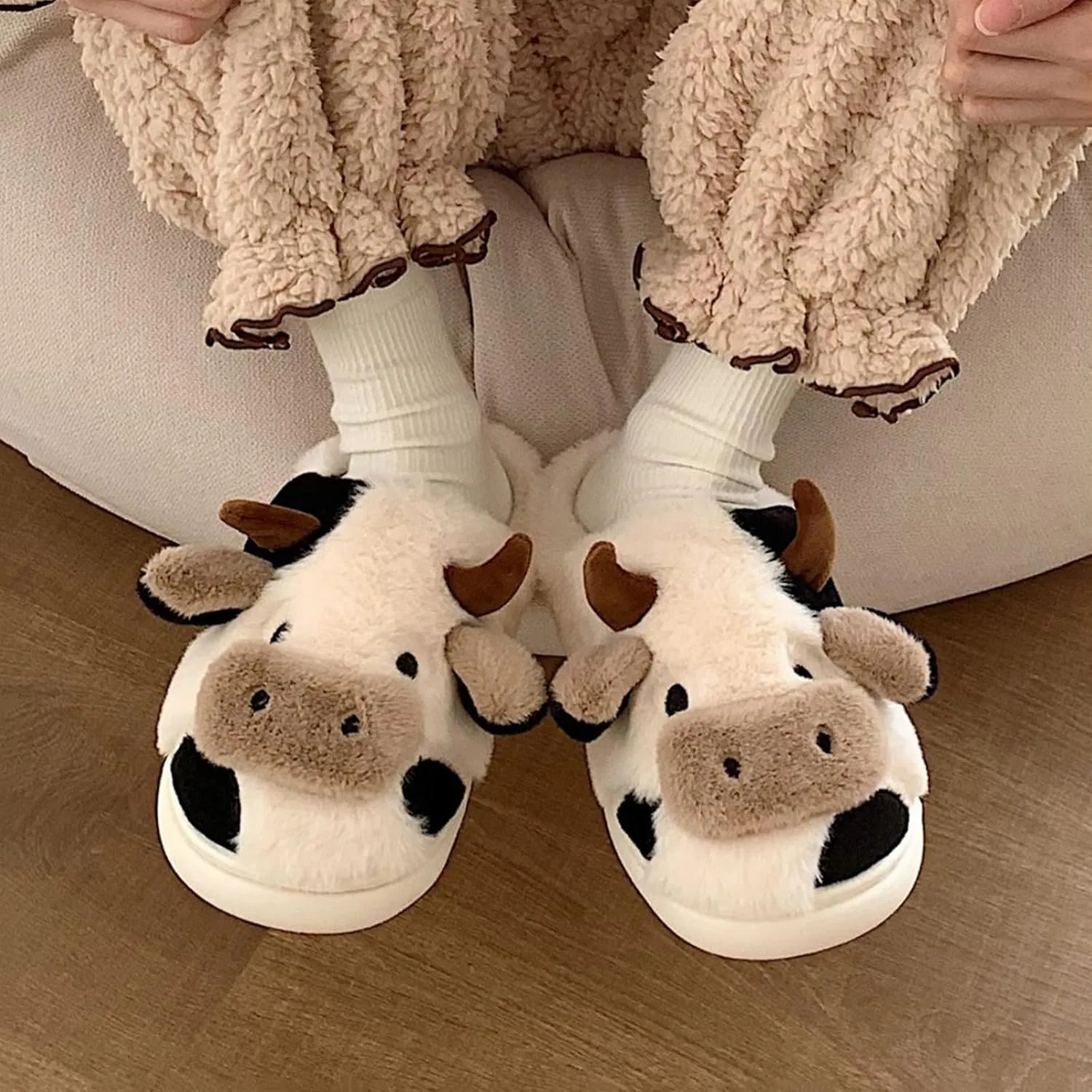 Cow Slippers for Women Men, Cute Cartoon Animal Winter Warm House Slides Slippers, Linen Kawaii Indoor Outdoor Shoes, Comfortable Non Slip Milky Cow Thick Sole Slipper