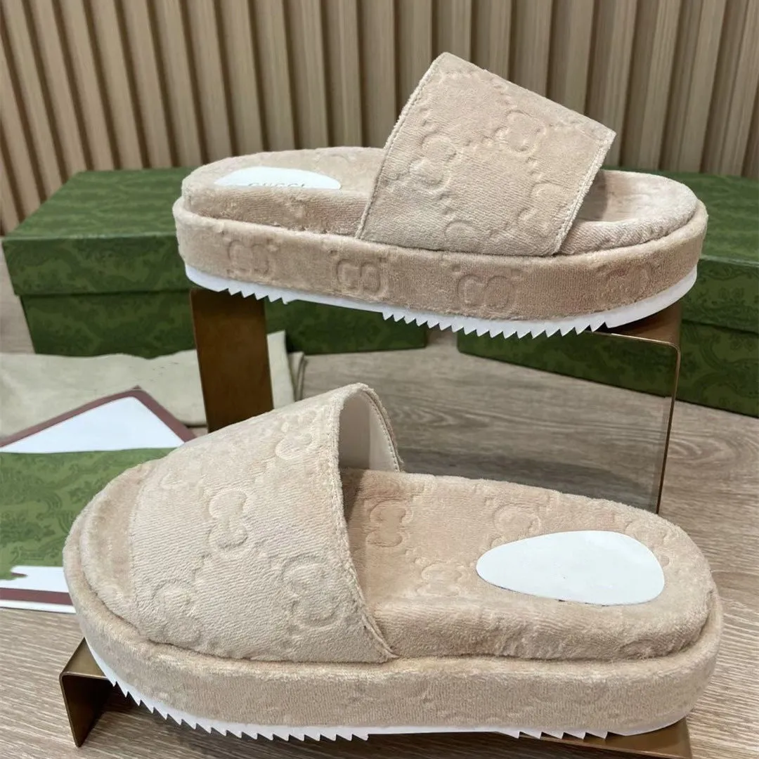 Fashion Designer Brand Thick Bottom Cotton Candy Solid Color Outdoor Slippers