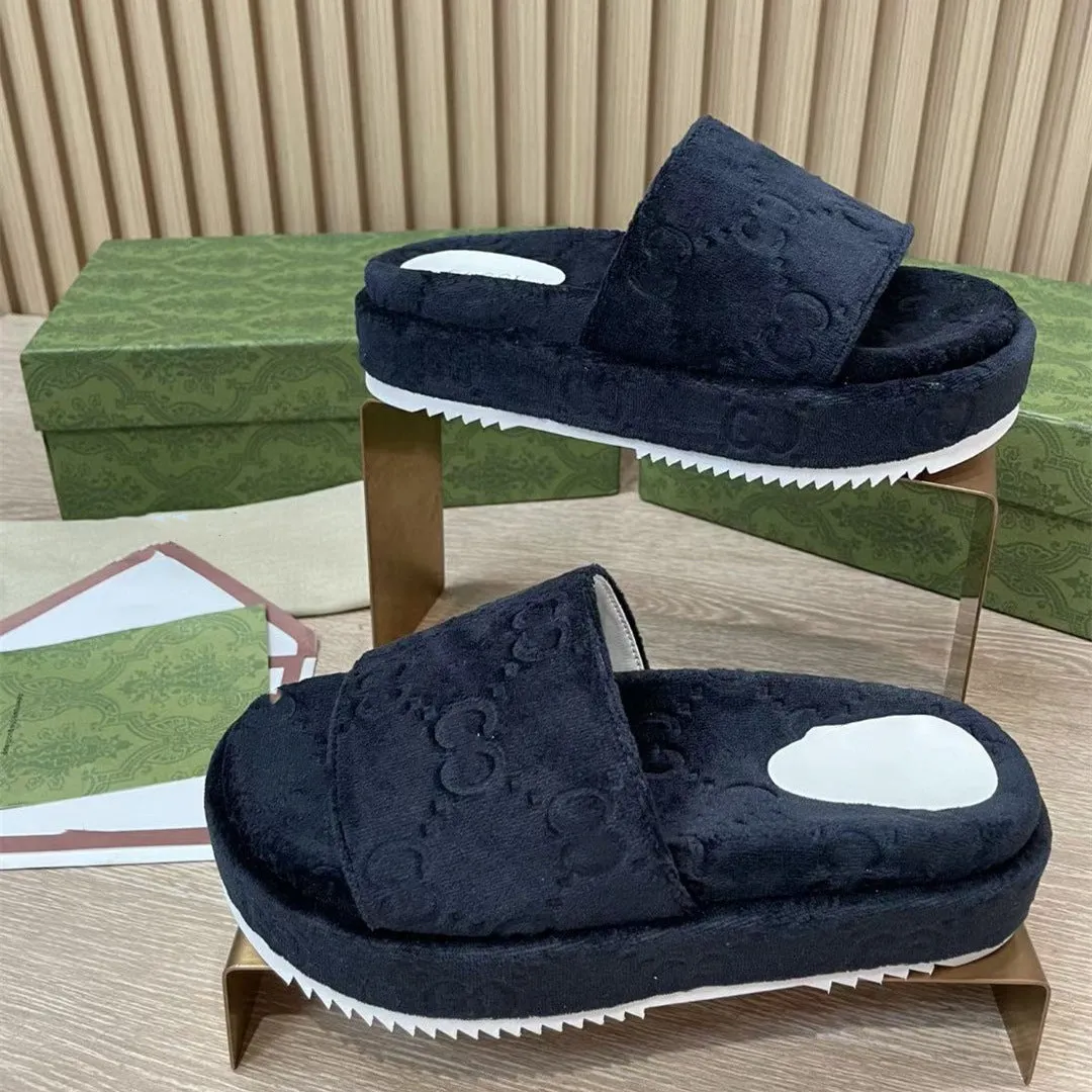 Fashion Designer Brand Thick Bottom Cotton Candy Solid Color Outdoor Slippers