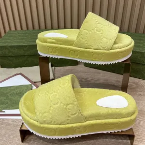 Fashion Designer Brand Thick Bottom Cotton Candy Solid Color Outdoor Slippers