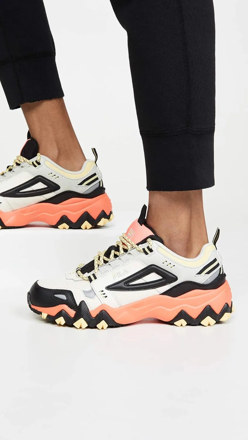 Fila Women's Oakmont TR Trail Sneaker