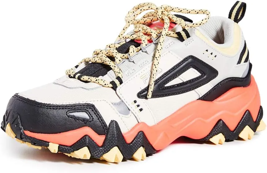 Fila Women's Oakmont TR Trail Sneaker