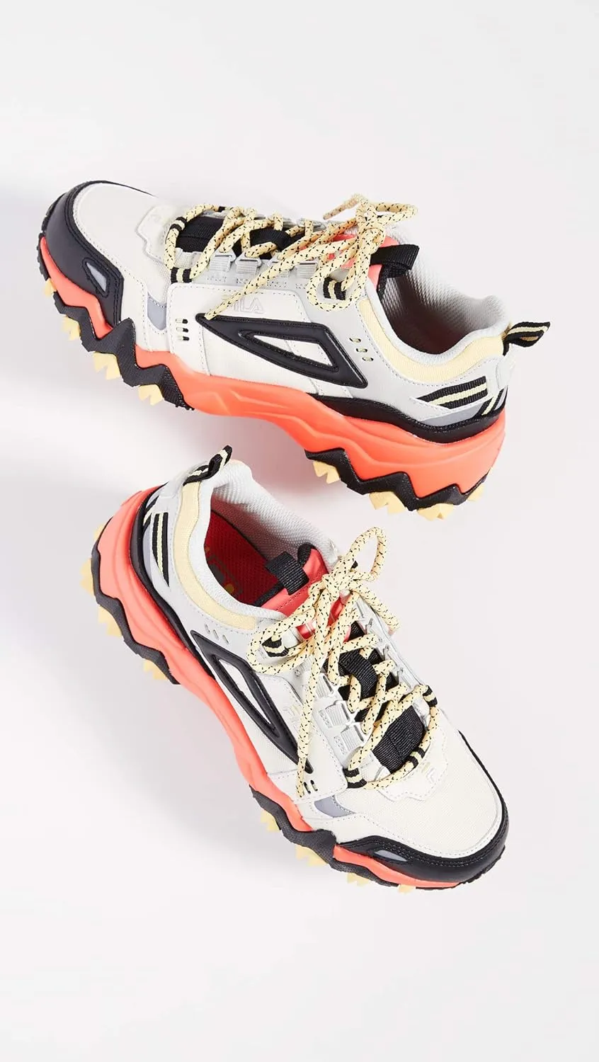 Fila Women's Oakmont TR Trail Sneaker