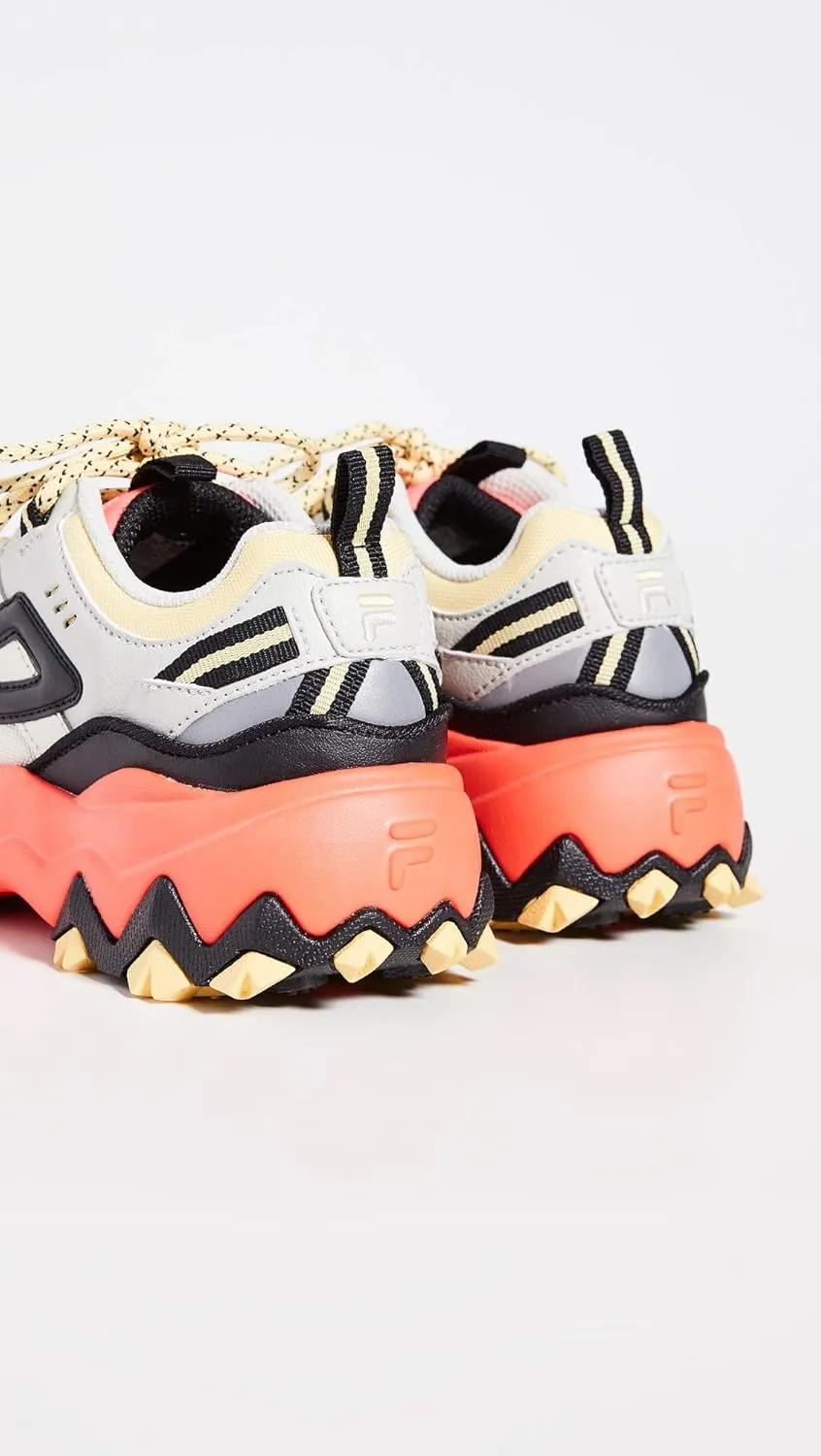 Fila Women's Oakmont TR Trail Sneaker