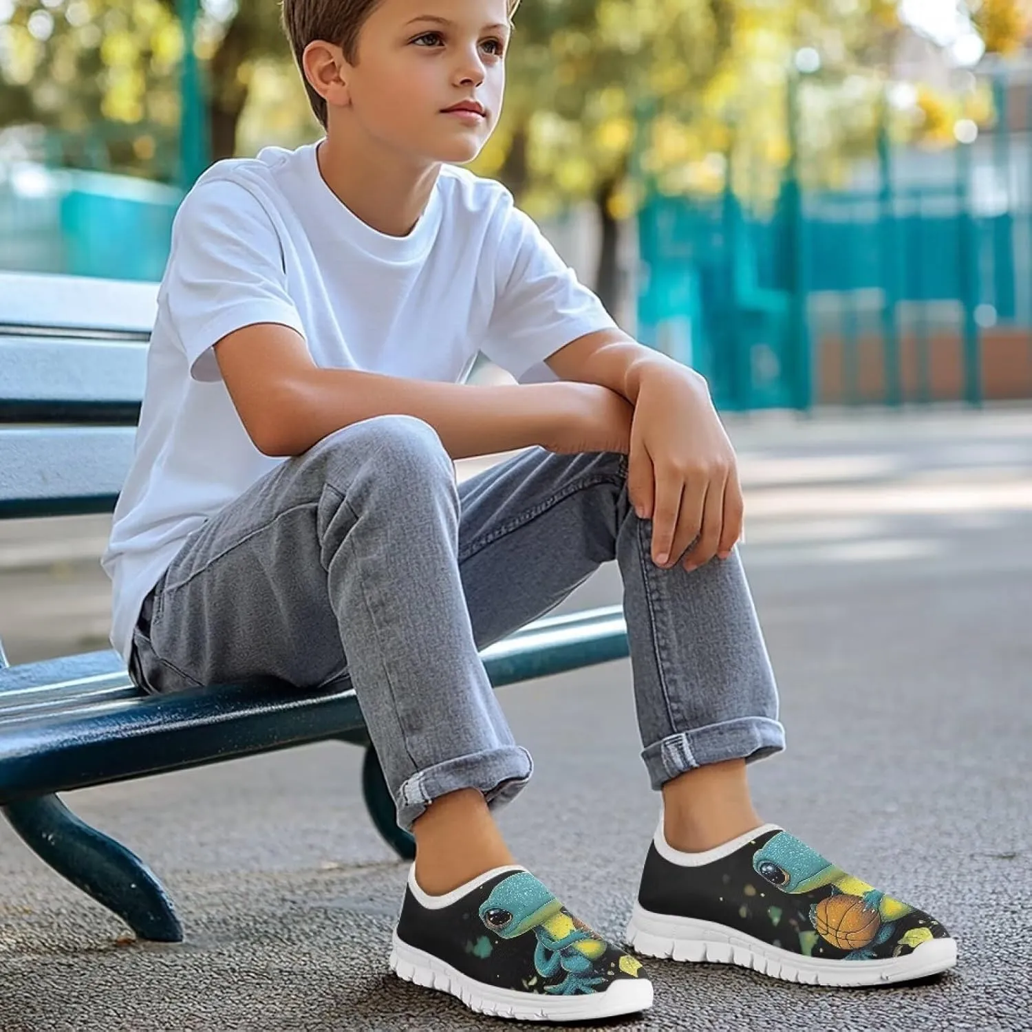 GOSTONG Kids Slip On Sneakers Low Cut Loafers Lightweight Non Slip Casual Walking Shoes Boys Girls Sports Sneakers White Sole Size 11-15