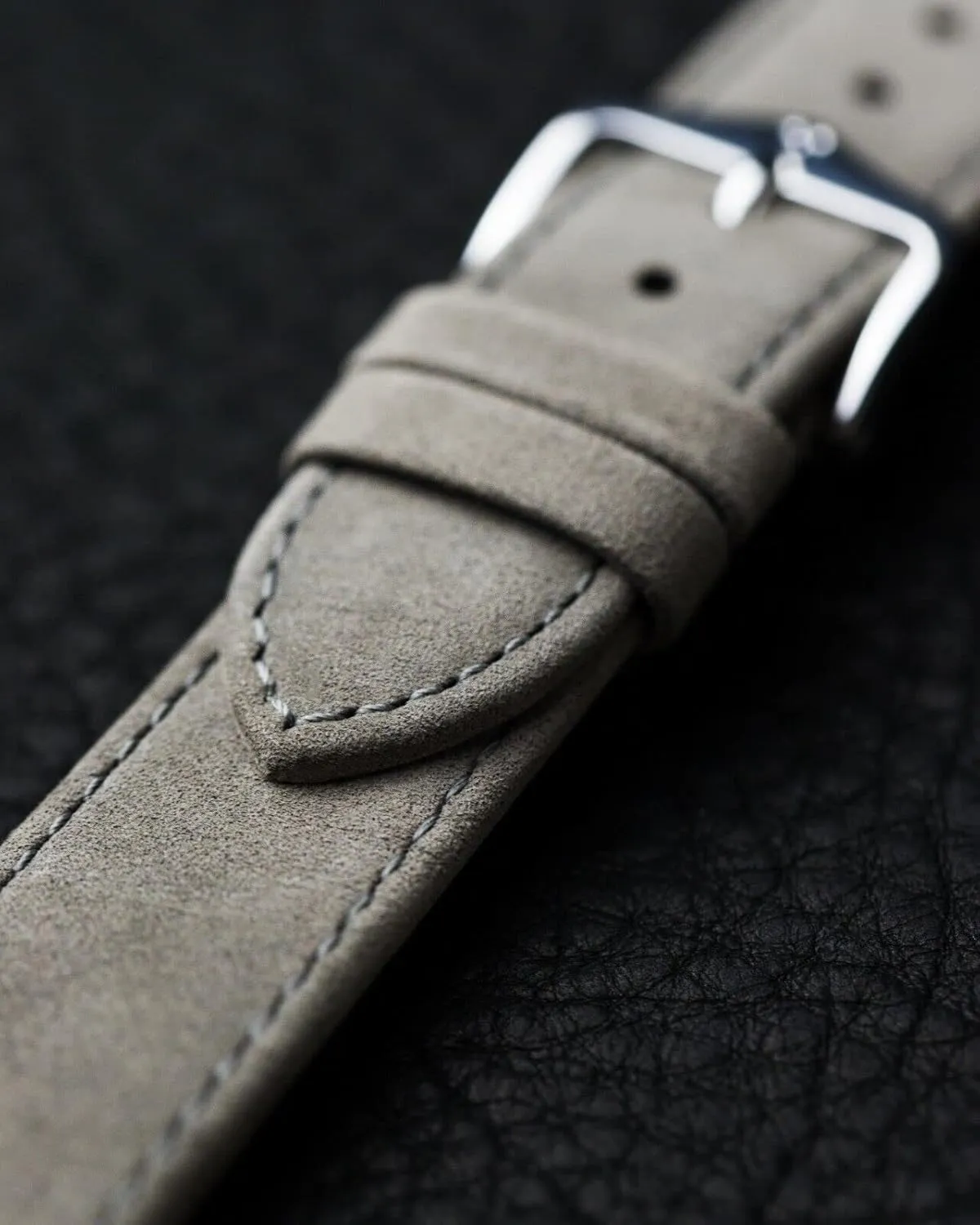 Hirsch Osiris Nubuck Leather Watch Strap - Smooth & Flat Design - 14mm, 16mm, 18mm, 20mm, 22mm - Blue, Green, Beige, Brown, Grey, Burgundy, Rose - Quick Release Watch Band