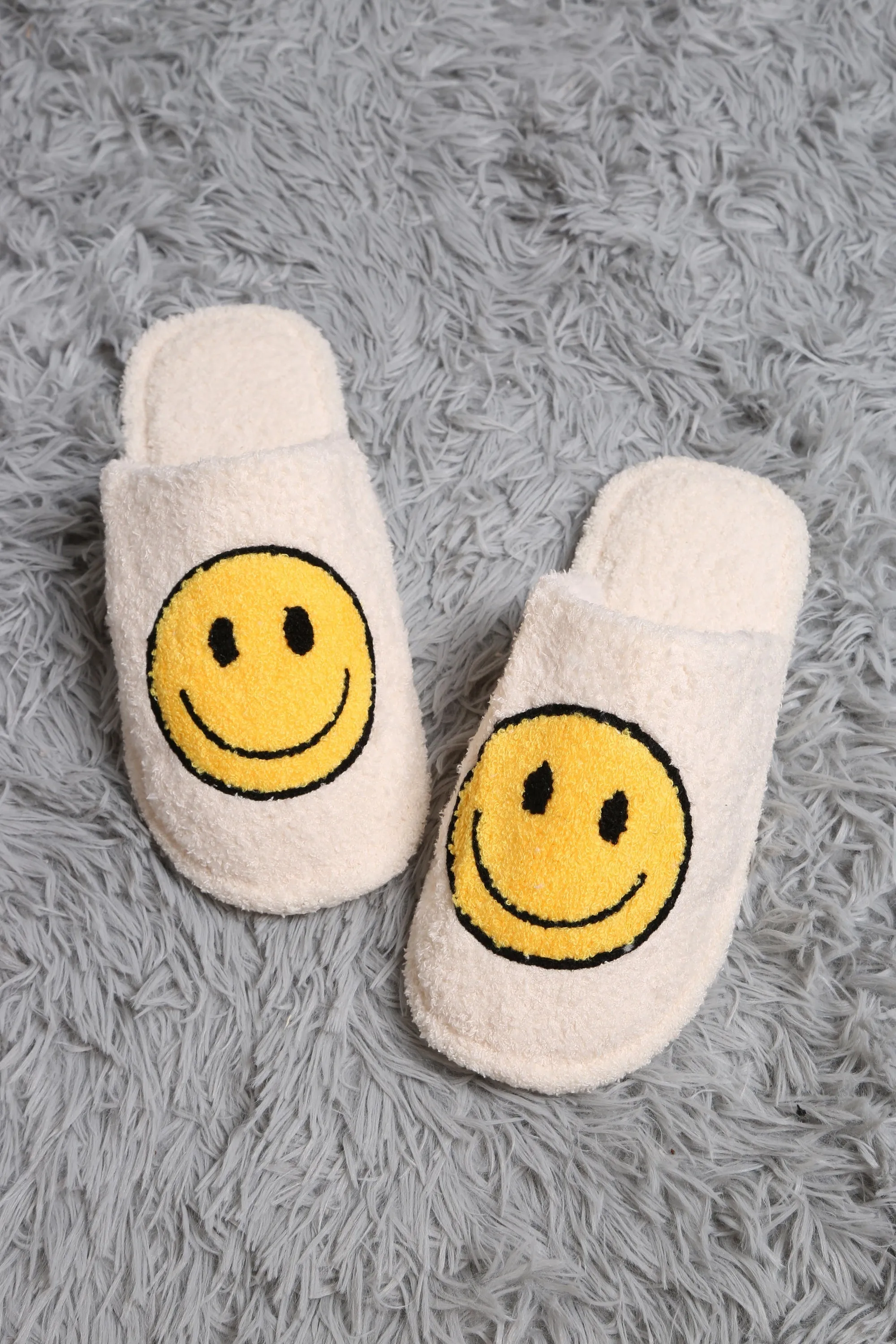 JCL2125 Super Lux Smiley Face Slippers