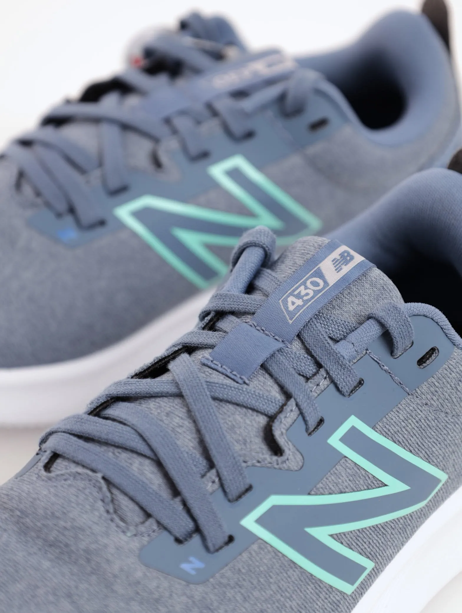 Ladies 430 V2 Sneaker - Charcoal