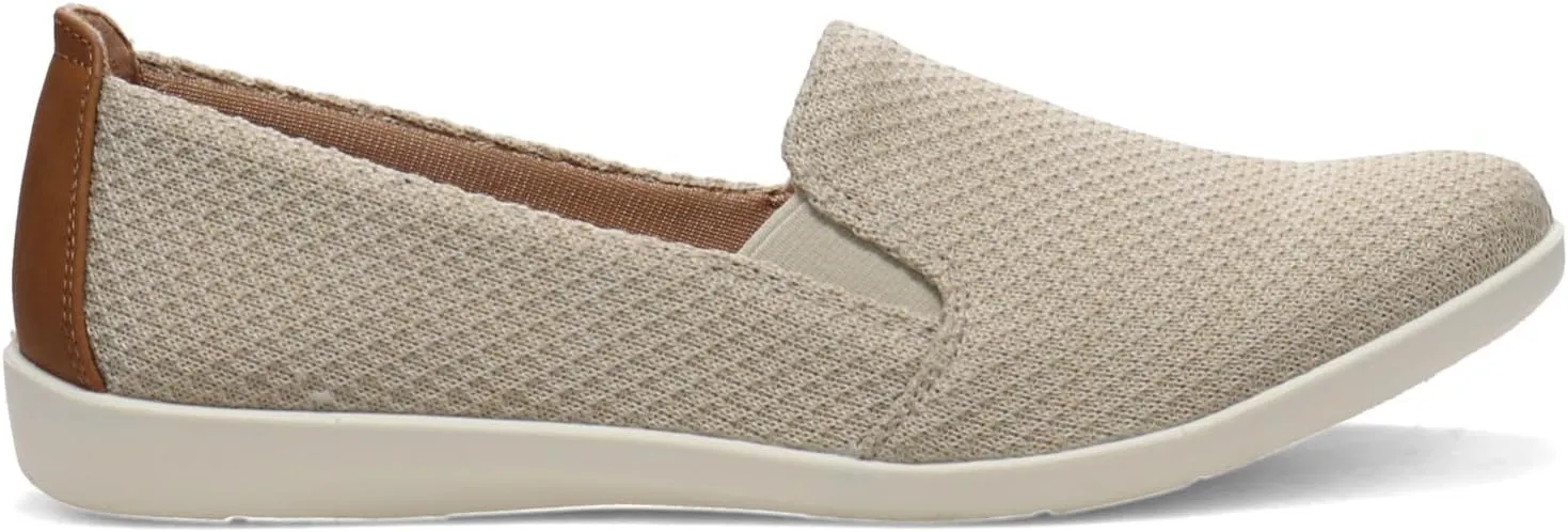 LifeStride Womens Next Level Slip-On Sneaker Cream 5.5 M