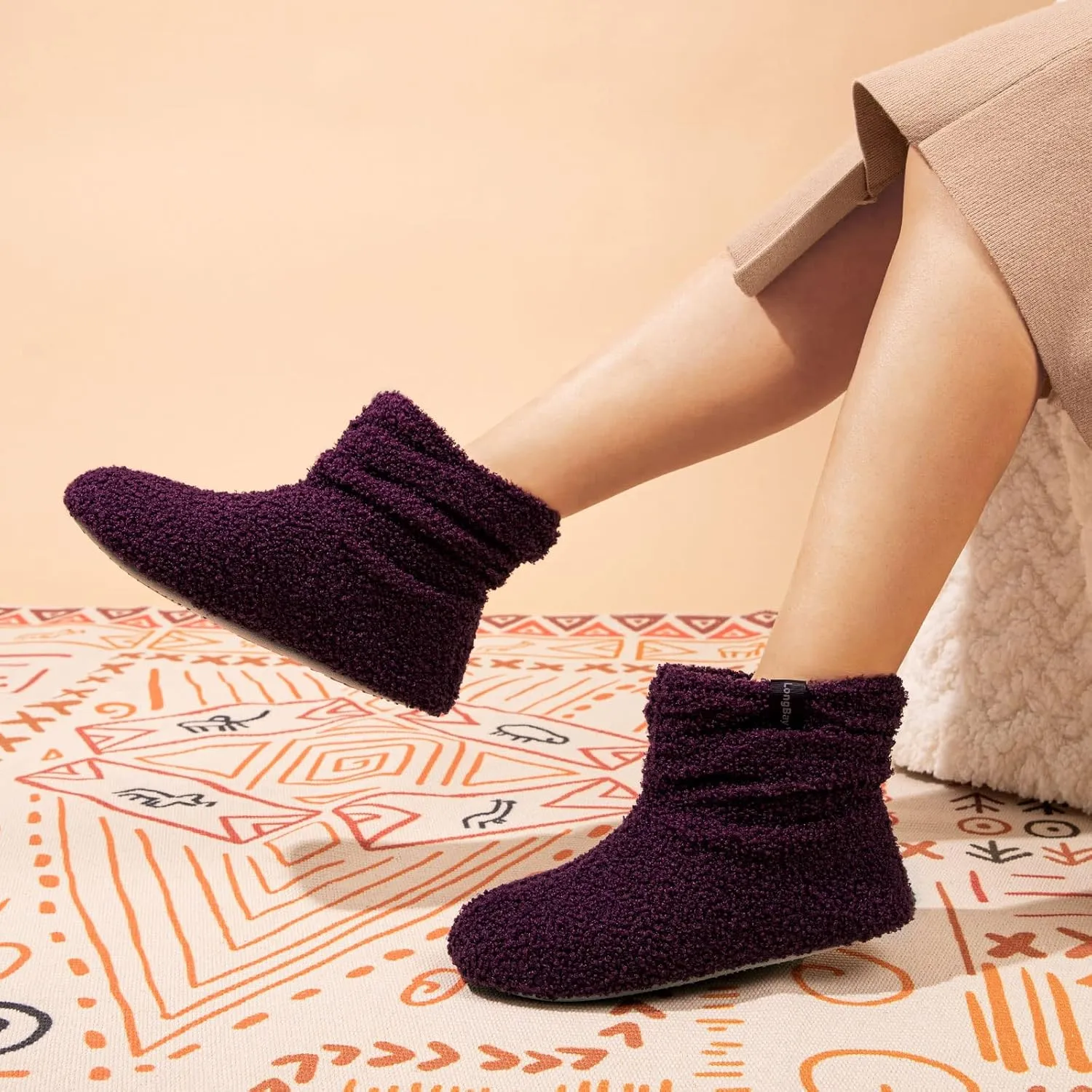 LongBay Women’s Warm Curly Fur Bootie Slippers Comfy Plush Fleece Boots Memory Foam House Shoes