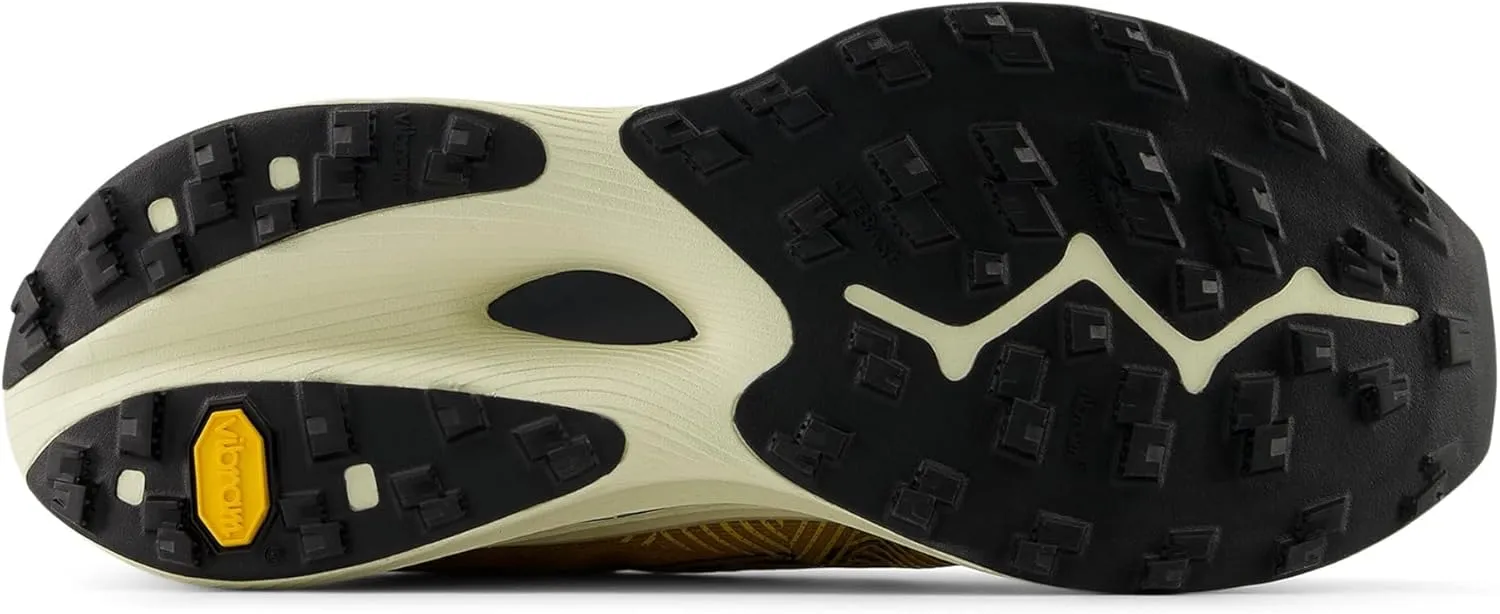 New Balance Men's FuelCell Supercomp Trail Sneaker