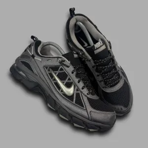 Nike 2010 trail ridge (UK8.5)