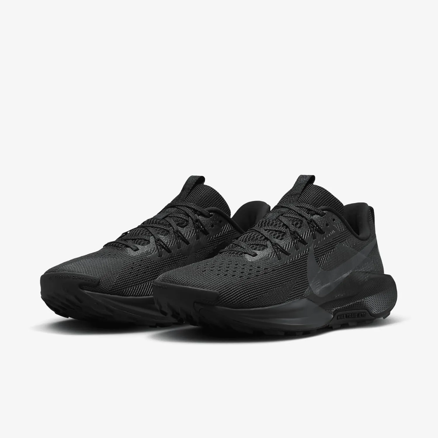 Nike Men's Pegasus Trail 5 Sneaker