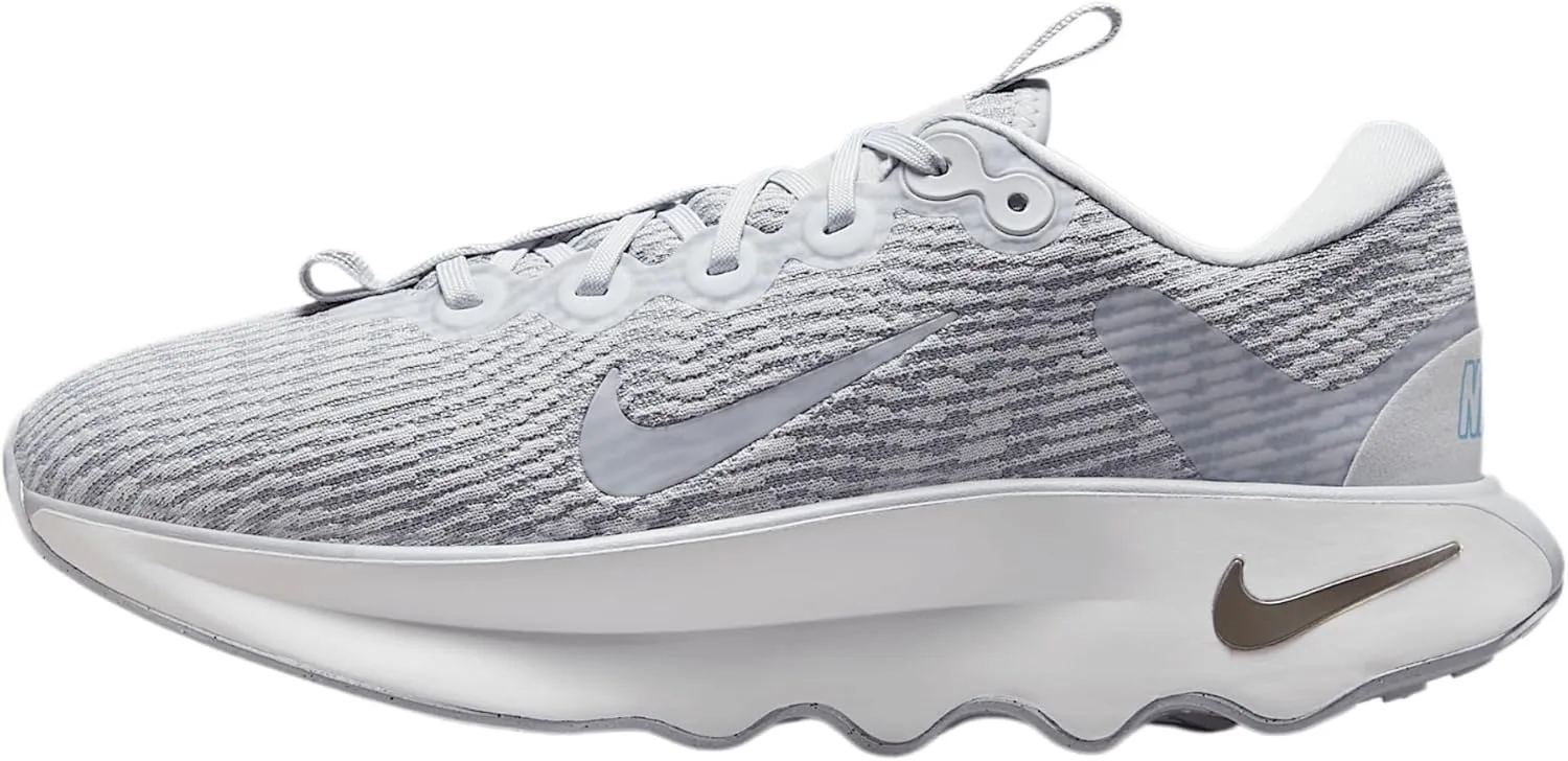 Nike Women's Motiva Sneaker