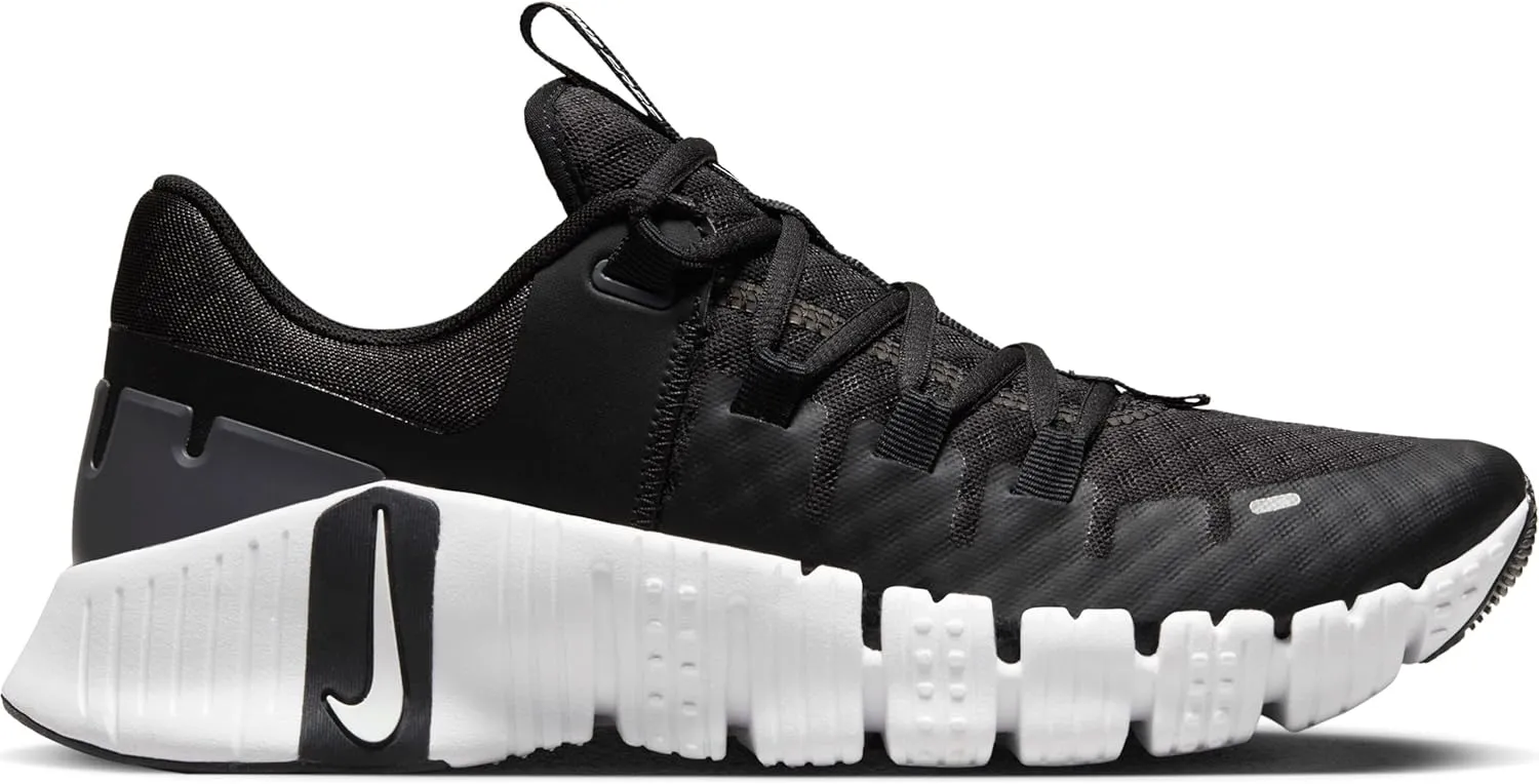 Nike Women's W Free Metcon 5 Sneaker, 0