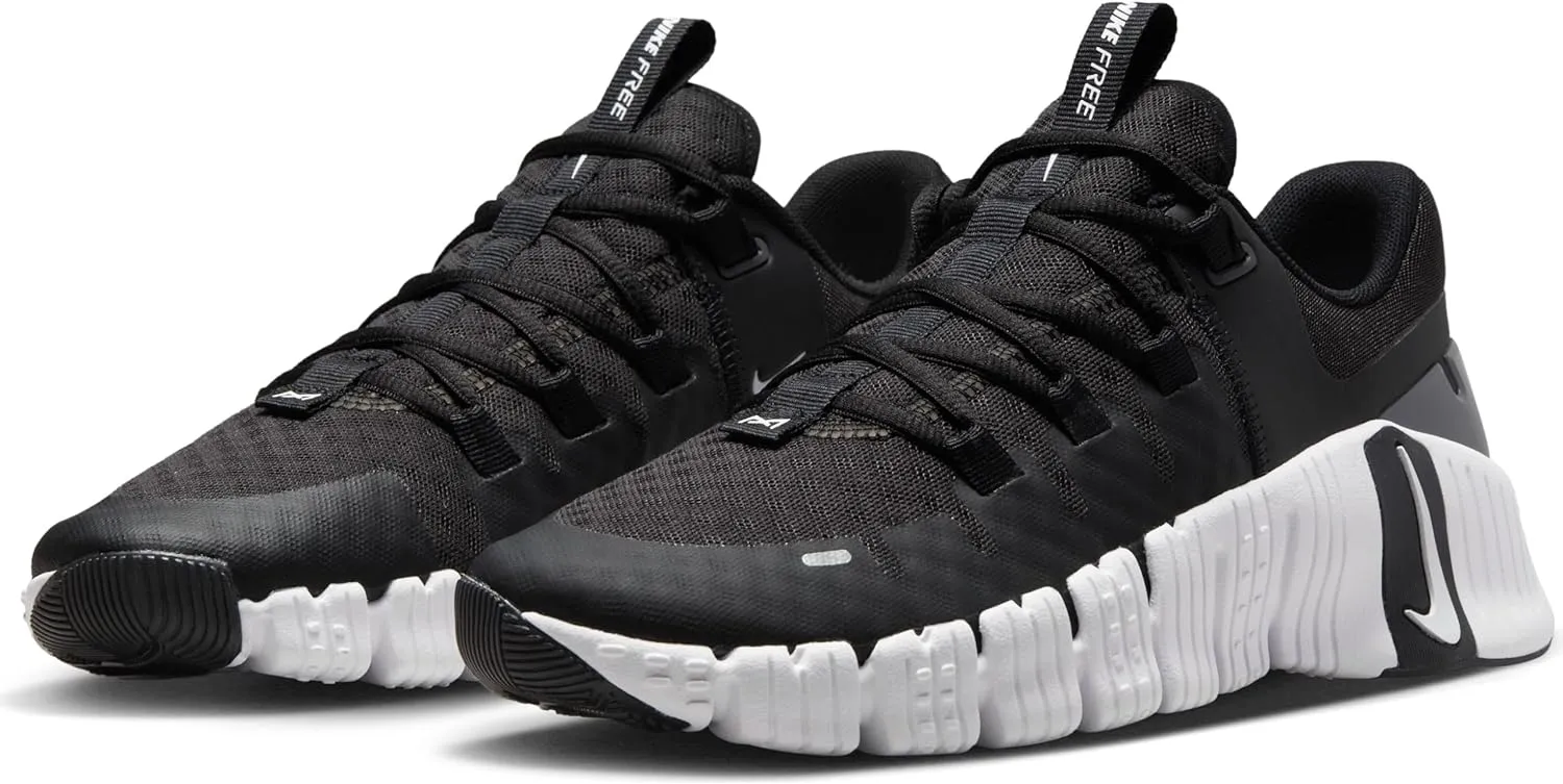 Nike Women's W Free Metcon 5 Sneaker, 0