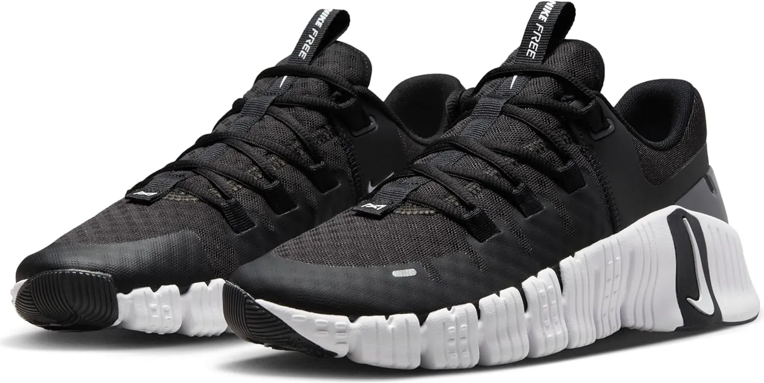 Nike Women's W Free Metcon 5 Sneaker, 0