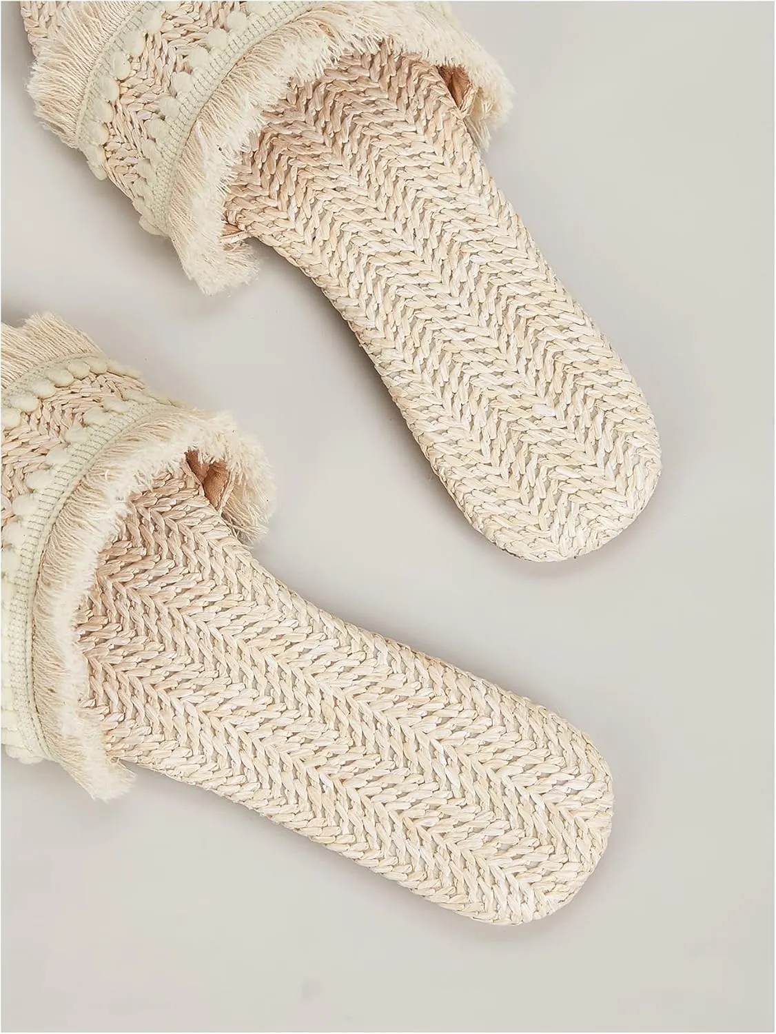 OYOANGLE Women's Fringe Straw Sandals Crochet Open Toe Single Band Flat Slip On Sandals