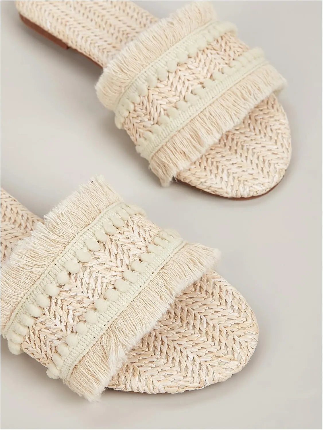 OYOANGLE Women's Fringe Straw Sandals Crochet Open Toe Single Band Flat Slip On Sandals