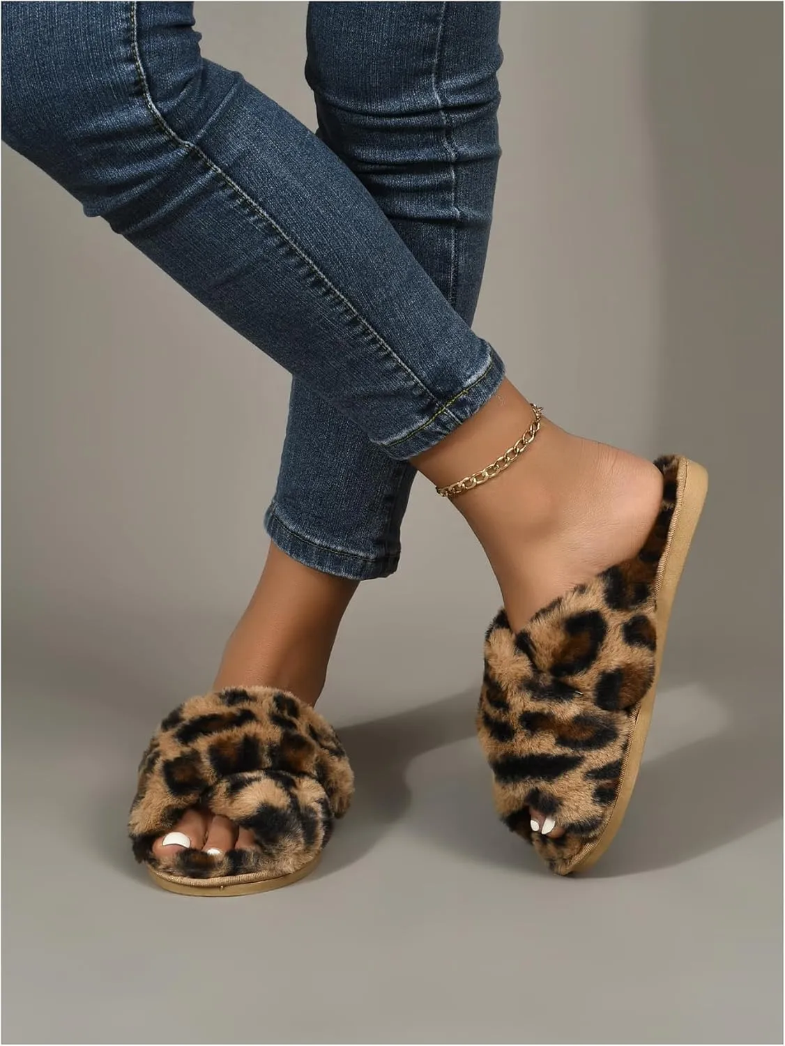 OYOANGLE Women's Leopard Criss Cross Band Fuzzy Slippers Open Toe Flat Slip On Plush Slides