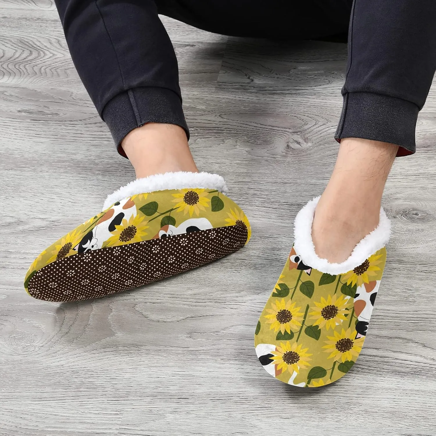 QUGRL Calico Cats Fuzzy Slipper Socks with Grippers for Women Men Sunflower Field House Slippers Soft Non-Slip Sole Sleeper Slippers Home Spa Hotel