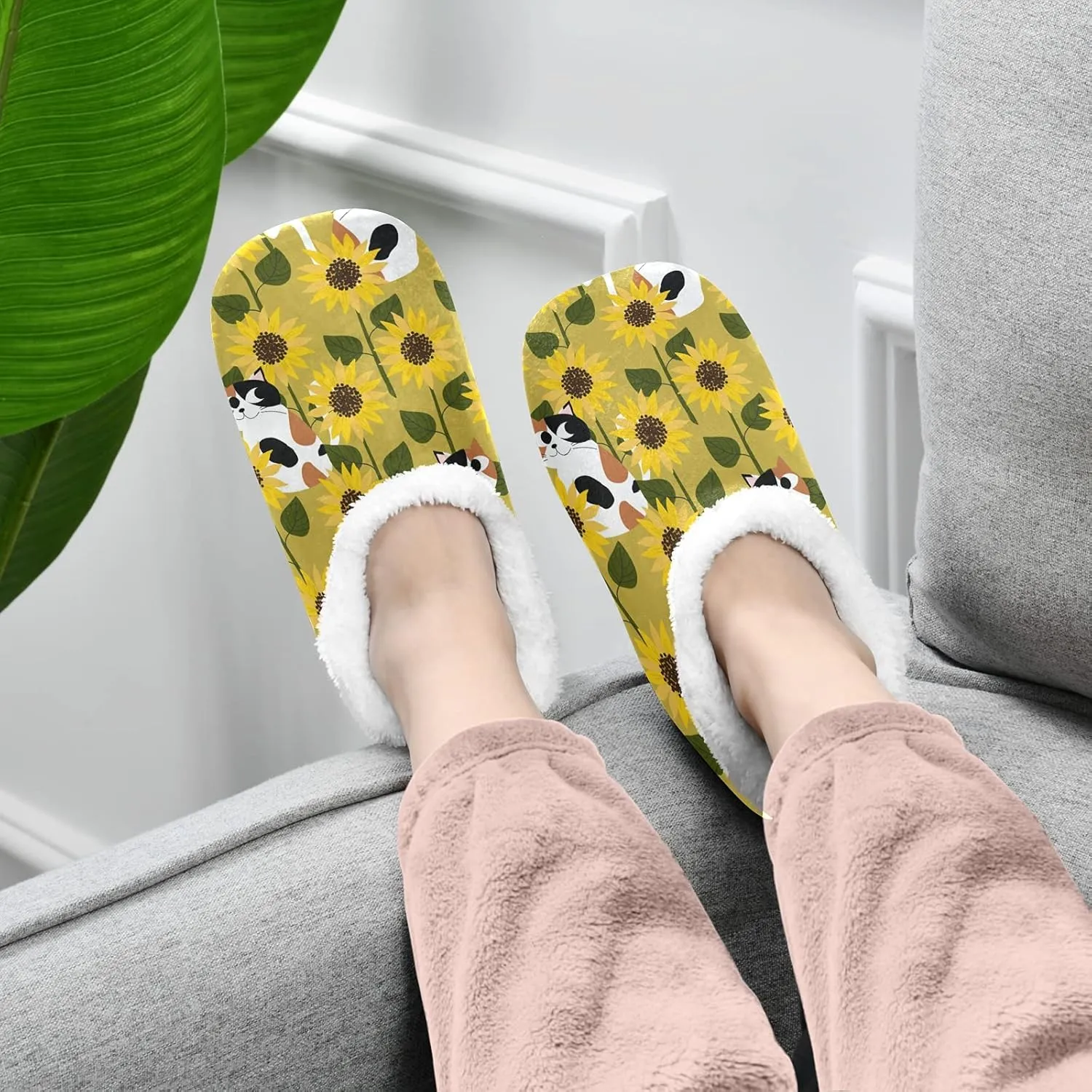 QUGRL Calico Cats Fuzzy Slipper Socks with Grippers for Women Men Sunflower Field House Slippers Soft Non-Slip Sole Sleeper Slippers Home Spa Hotel