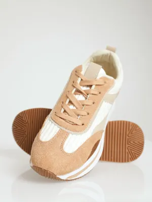 Retro Sneaker With Gold Insert - White/Beige