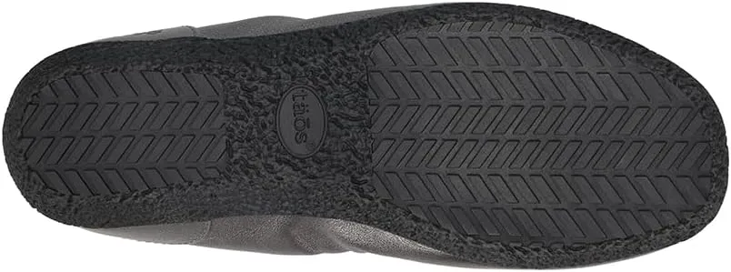 Taos Footwear Women's Chit Chat Flat