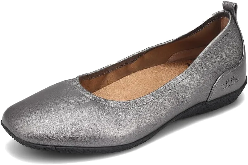 Taos Footwear Women's Chit Chat Flat