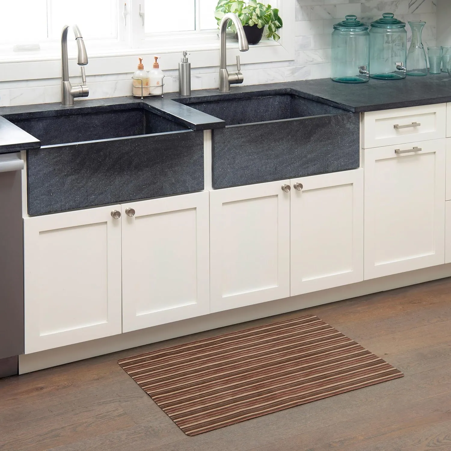 TOWN & COUNTRY BASICS Smooth Step Striped Low Profile Utility Kitchen Mat, Machine Washable, with Non-Slip Backing, Brown/Beige, 24"x35"