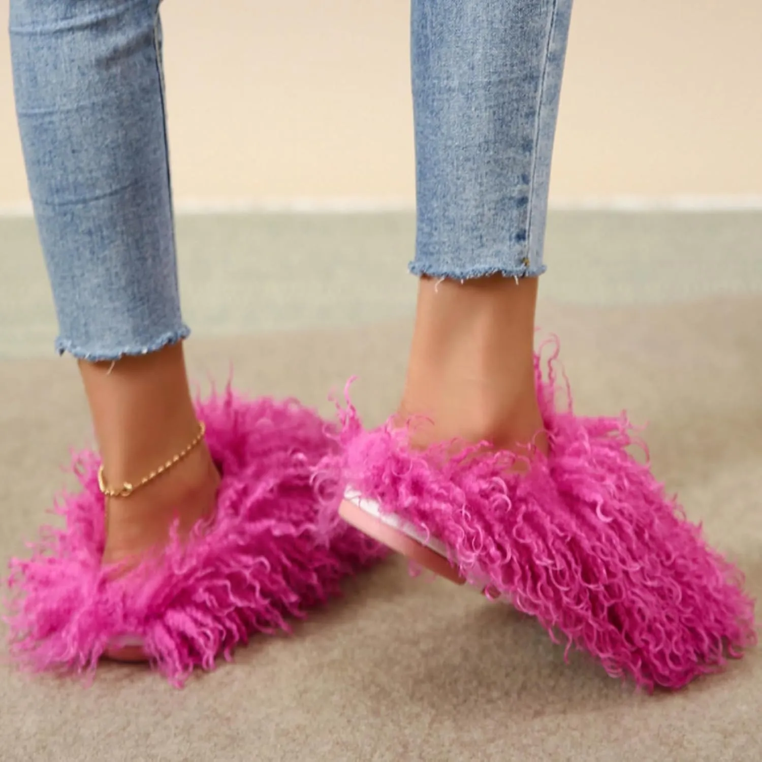 YXCFEWD Women's Plush Faux Fur Slippers - Fluffy and Warm Slide-On Slipper for Cozy Comfort