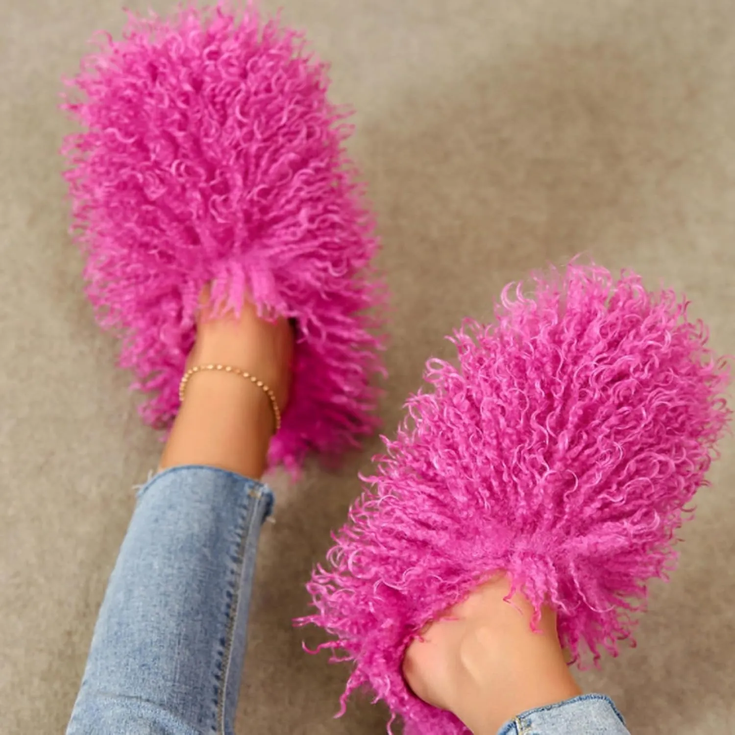 YXCFEWD Women's Plush Faux Fur Slippers - Fluffy and Warm Slide-On Slipper for Cozy Comfort