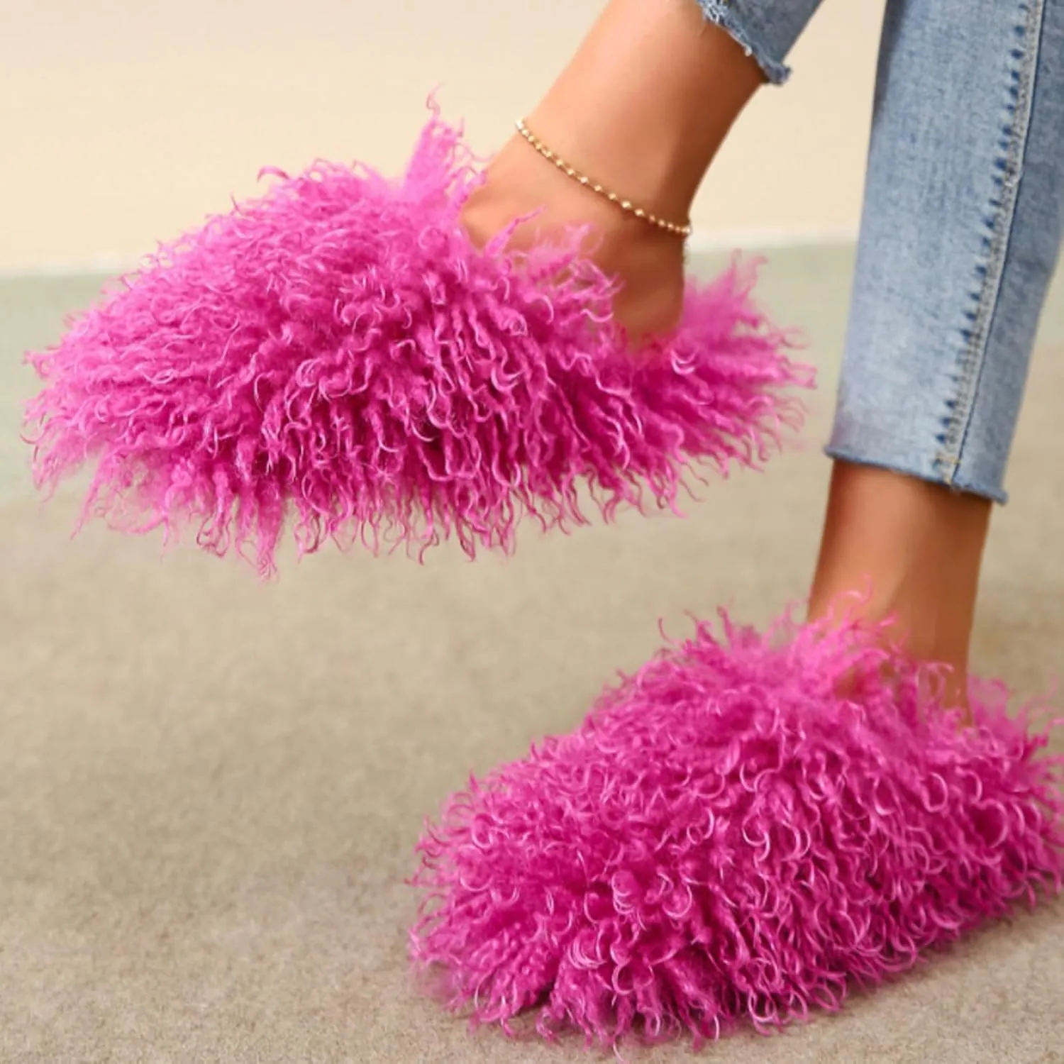 YXCFEWD Women's Plush Faux Fur Slippers - Fluffy and Warm Slide-On Slipper for Cozy Comfort