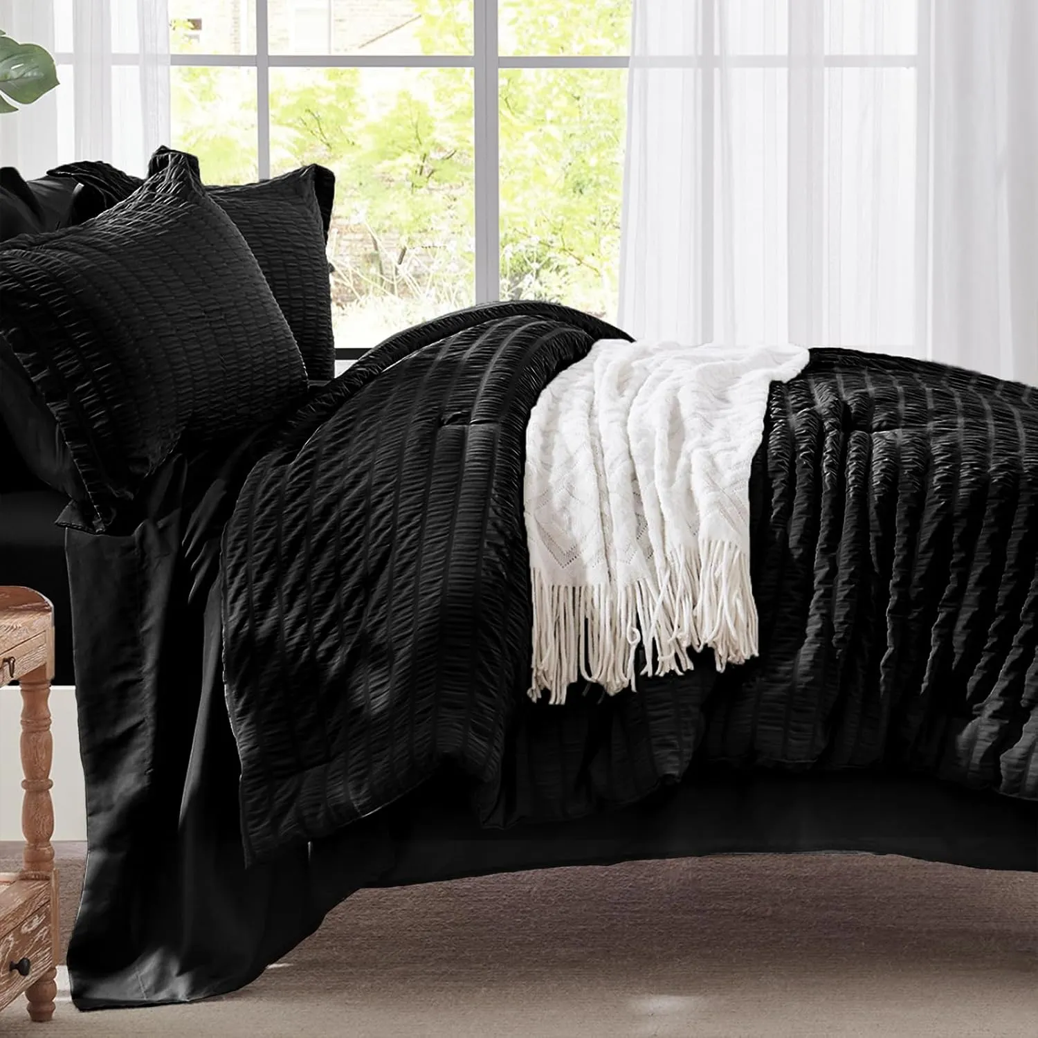 Zzlpp Black Queen Comforter Set 7 pieces, Seersucker Bed in a Bag with Comforter and Sheets, All Season Bedding Sets with 1 Comforter, 2 Pillow Shams, 2 Pillowcases, 1 Flat Sheet, 1 Fitted Sheet